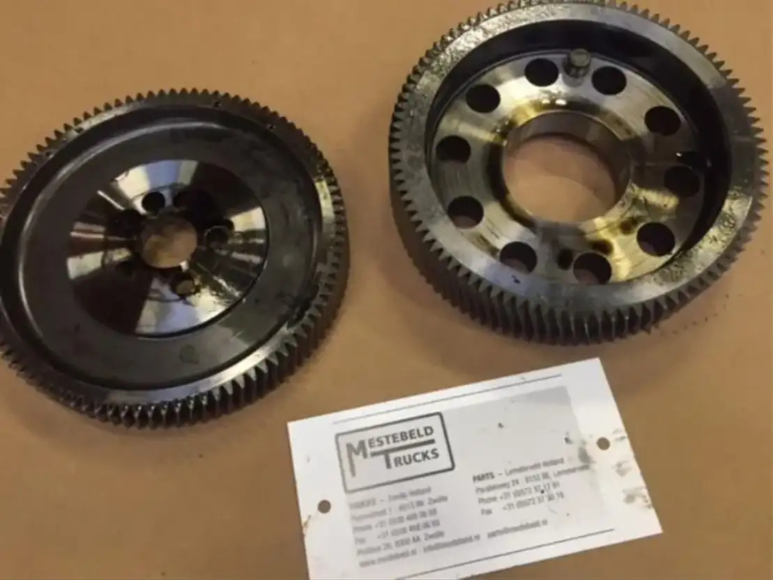 Scania T ussentandwiel DC 9 17 - Engine and parts for Truck: picture 1 Scania T ussentandwiel DC 9 17 - Engine and parts for Truck: picture 1