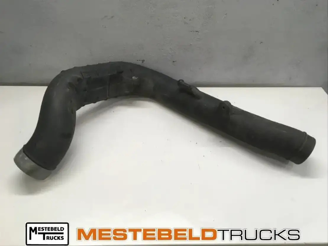 Volvo L uchtinlaatbuis - Air intake pipe for Truck: picture 1 Volvo L uchtinlaatbuis - Air intake pipe for Truck: picture 1