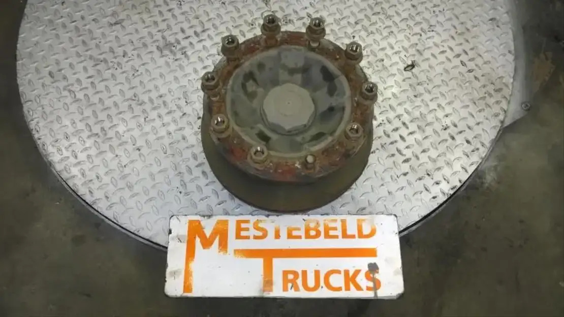 Volvo Voorasnaaf - Front axle for Truck: picture 1 Volvo Voorasnaaf - Front axle for Truck: picture 1