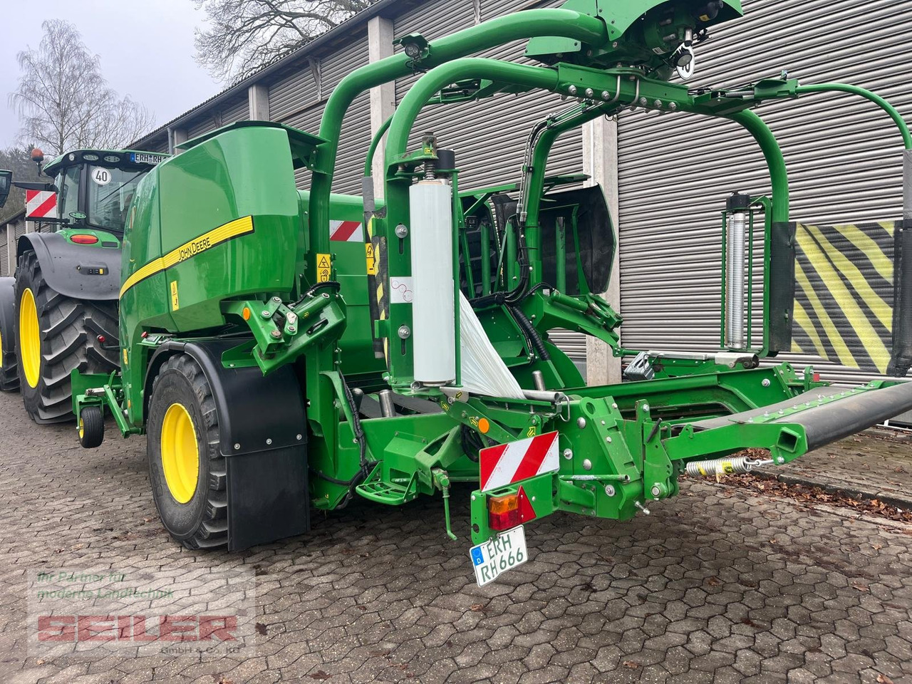 John Deere C441 R - Round baler: picture 2 John Deere C441 R - Round baler: picture 2
