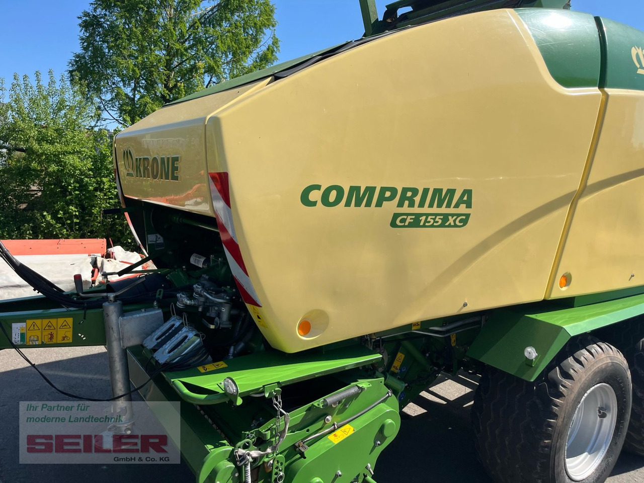 Krone Comprima CF 155 XC - Round baler: picture 2 Krone Comprima CF 155 XC - Round baler: picture 2