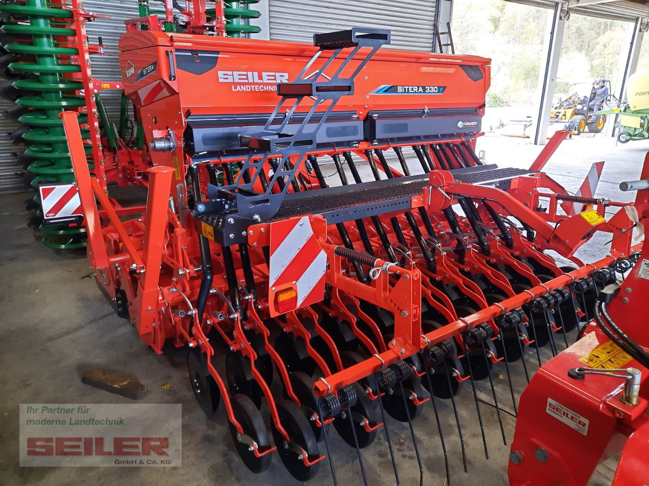 Kuhn HR 304 + Sitera 330-20E - Combine seed drill: picture 3 Kuhn HR 304 + Sitera 330-20E - Combine seed drill: picture 3