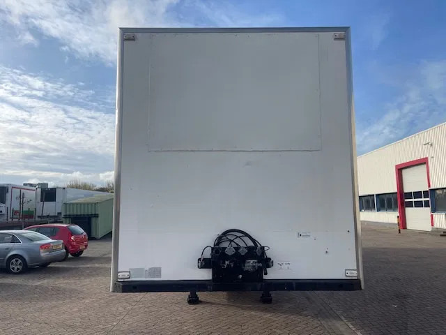 Kögel 3 AXELS (2X LIFT AXELS) DISK BRAKE 7CM FRIGO BOX - Closed box semi-trailer: picture 2 Kögel 3 AXELS (2X LIFT AXELS) DISK BRAKE 7CM FRIGO BOX - Closed box semi-trailer: picture 2