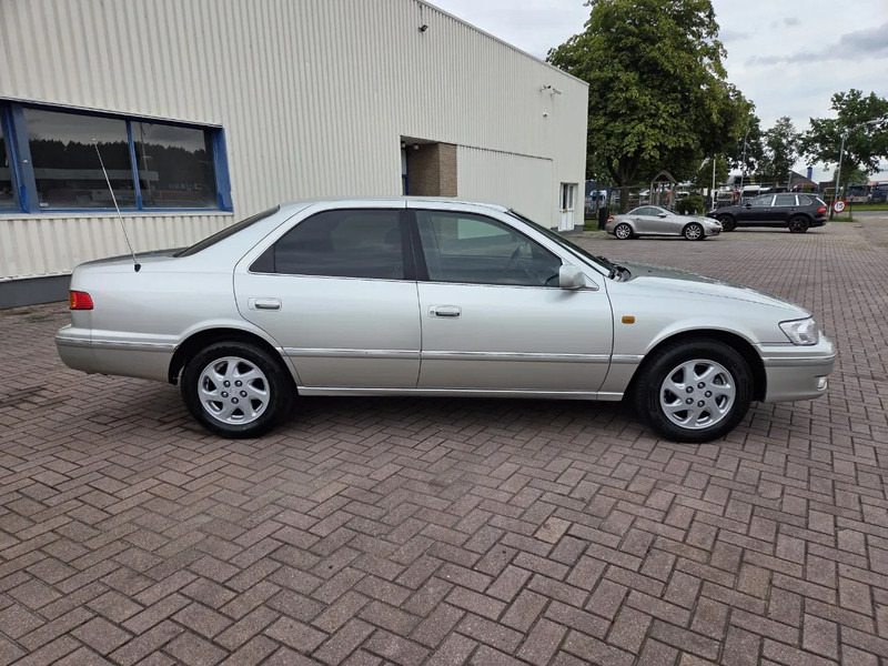 Toyota Camry 3.0 V6 24v // Automaat // leather Seats Cruise Control - Sedan: picture 2 Toyota Camry 3.0 V6 24v // Automaat // leather Seats Cruise Control - Sedan: picture 2
