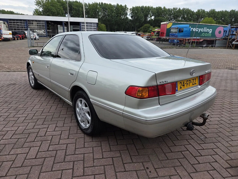 Toyota Camry 3.0 V6 24v // Automaat // leather Seats Cruise Control - Sedan: picture 5 Toyota Camry 3.0 V6 24v // Automaat // leather Seats Cruise Control - Sedan: picture 5