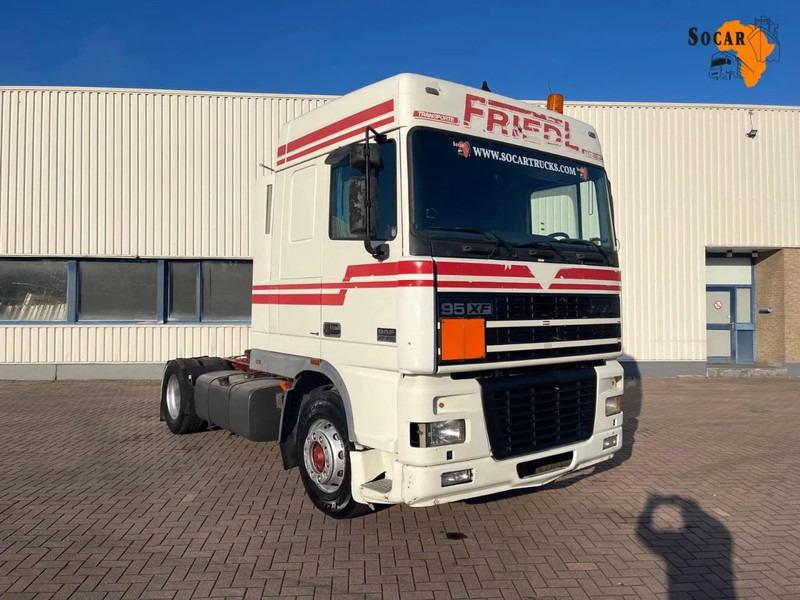 DAF XF 95.430 Manual-Gear Euro 3 - Tractor unit: picture 1 DAF XF 95.430 Manual-Gear Euro 3 - Tractor unit: picture 1