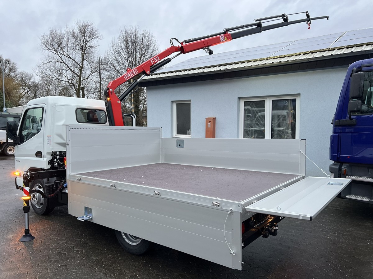 FUSO 3S15 Alu Pritsche 2.80m Ladekran Funk! sofort ve - Crane truck, Flatbed van: picture 1 FUSO 3S15 Alu Pritsche 2.80m Ladekran Funk! sofort ve - Crane truck, Flatbed van: picture 1