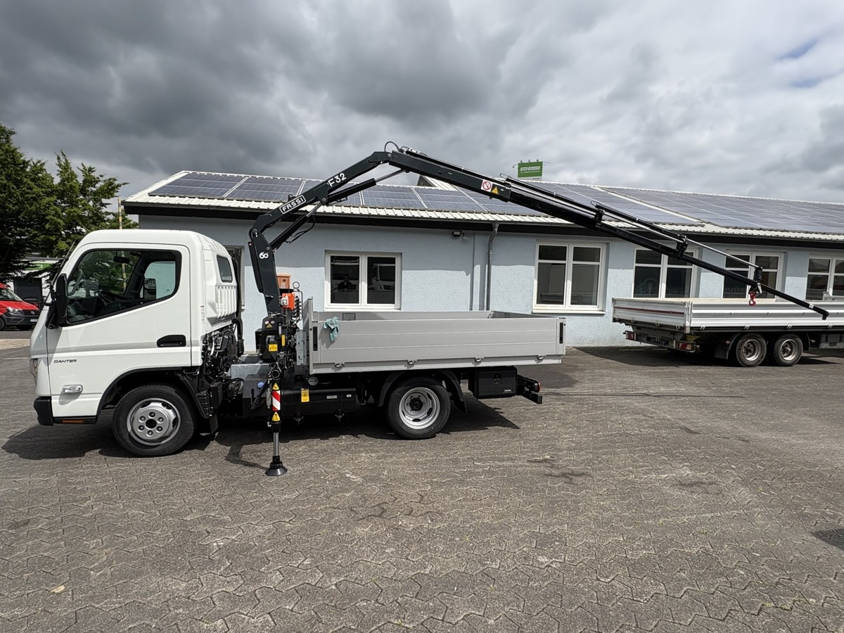 FUSO 3S15 Alu Pritsche 2.80m Ladekran Funk! sofort ve - Crane truck: picture 4 FUSO 3S15 Alu Pritsche 2.80m Ladekran Funk! sofort ve - Crane truck: picture 4