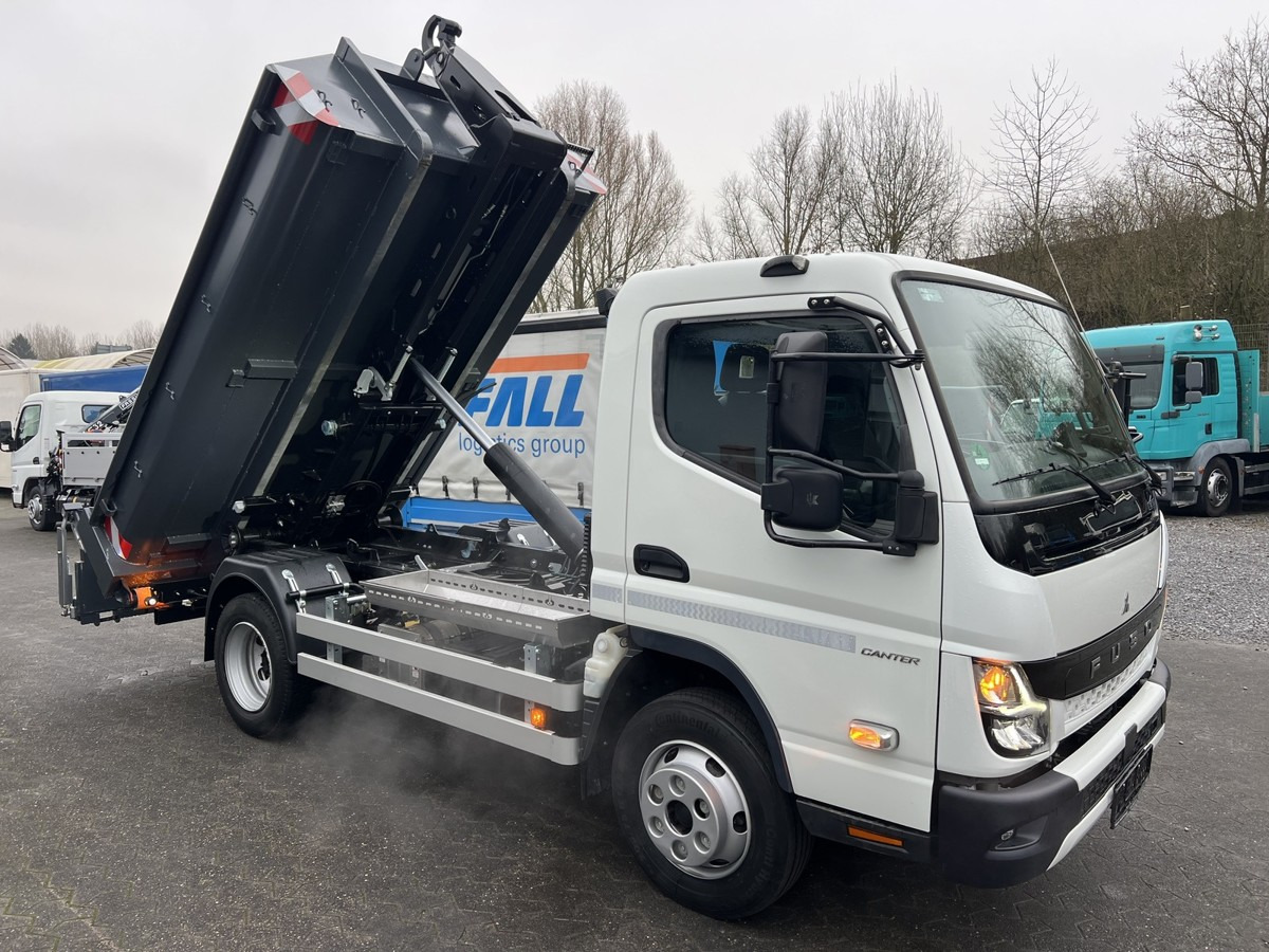 FUSO Fuso Canter 7C18 City Abrollkipper AHK Hooklift - Hook lift truck: picture 2 FUSO Fuso Canter 7C18 City Abrollkipper AHK Hooklift - Hook lift truck: picture 2