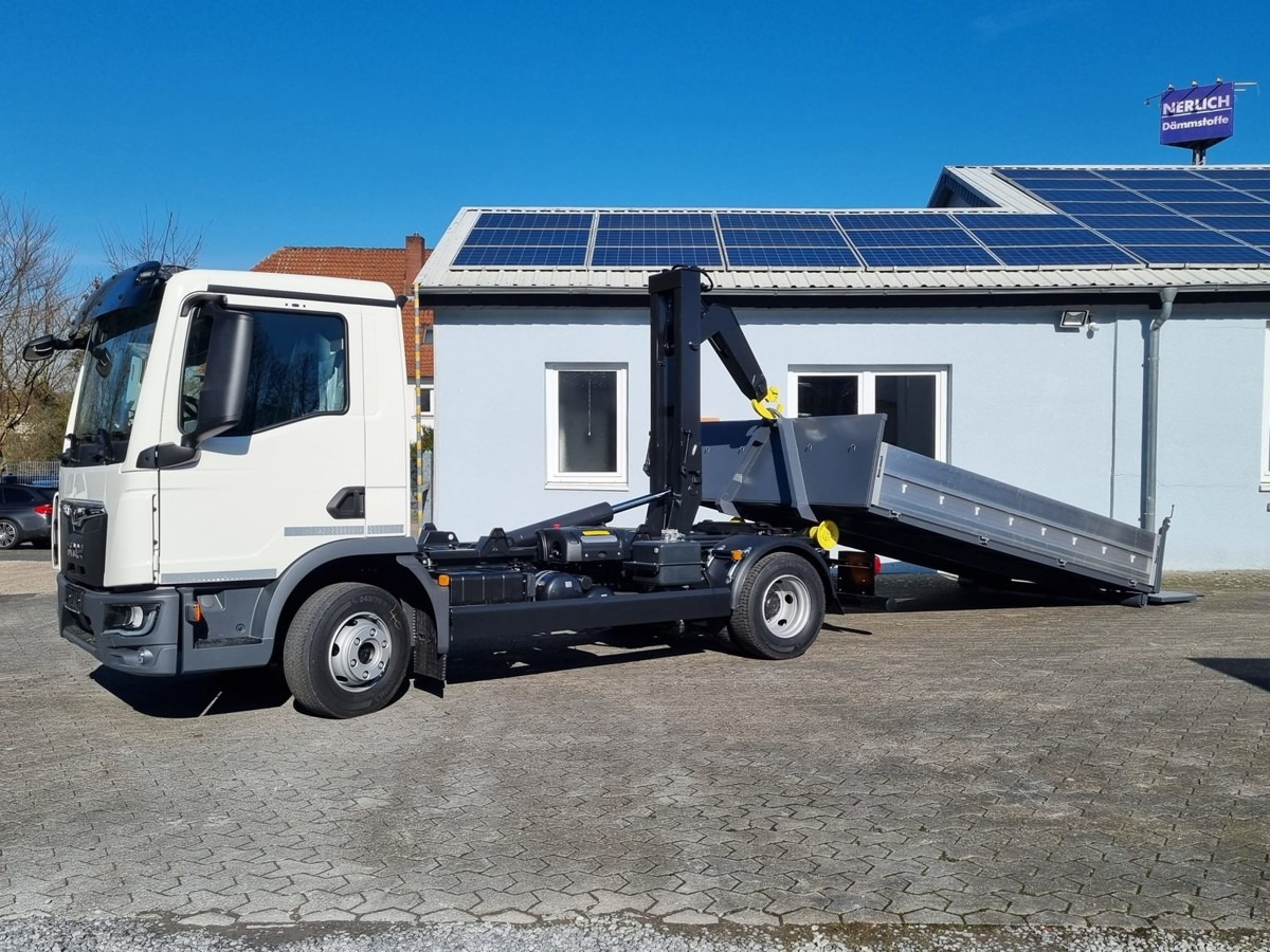 MAN TGL 8.220 BL City Abollkipper 6t TipMatic AHKx2 - Hook lift truck: picture 4 MAN TGL 8.220 BL City Abollkipper 6t TipMatic AHKx2 - Hook lift truck: picture 4