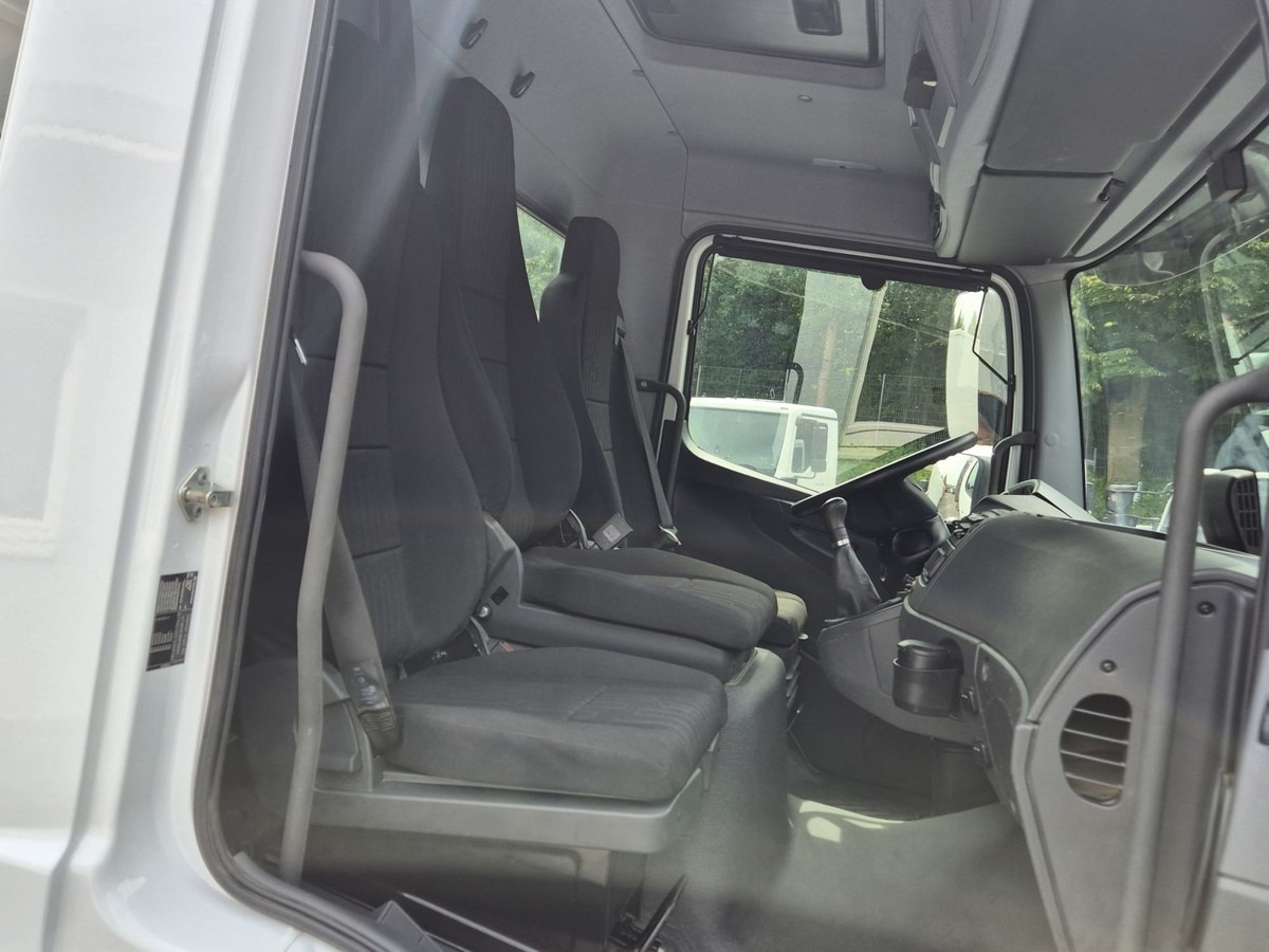Tipper van MERCEDES-BENZ Atego 823 3-Seiten Kipper Meiller 2 x AHK: picture 9