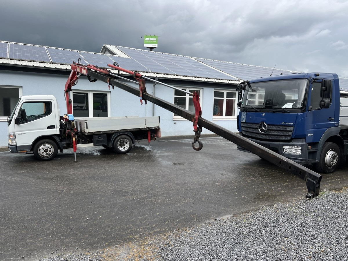 MITSUBISHI Canter 5S13 m. Ladekran Ferrari 530 3xhydr1xmech - Hook lift truck, Crane truck: picture 4 MITSUBISHI Canter 5S13 m. Ladekran Ferrari 530 3xhydr1xmech - Hook lift truck, Crane truck: picture 4