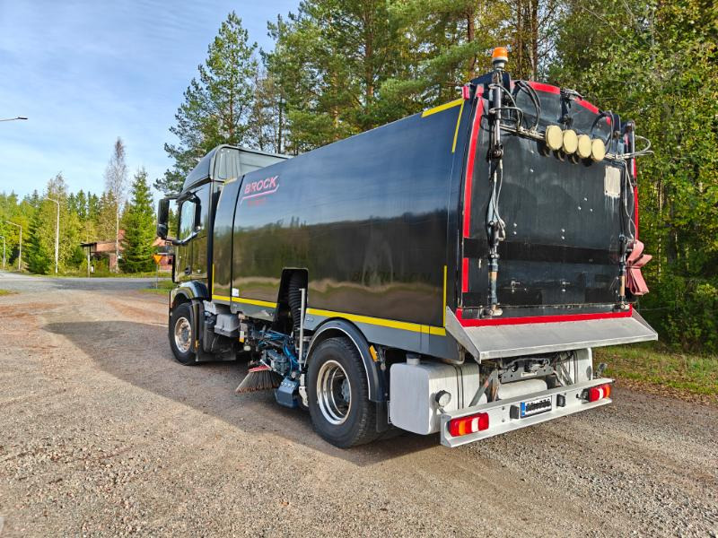 Brock SL280/2 MB Actros 1833 - Road sweeper: picture 4 Brock SL280/2 MB Actros 1833 - Road sweeper: picture 4
