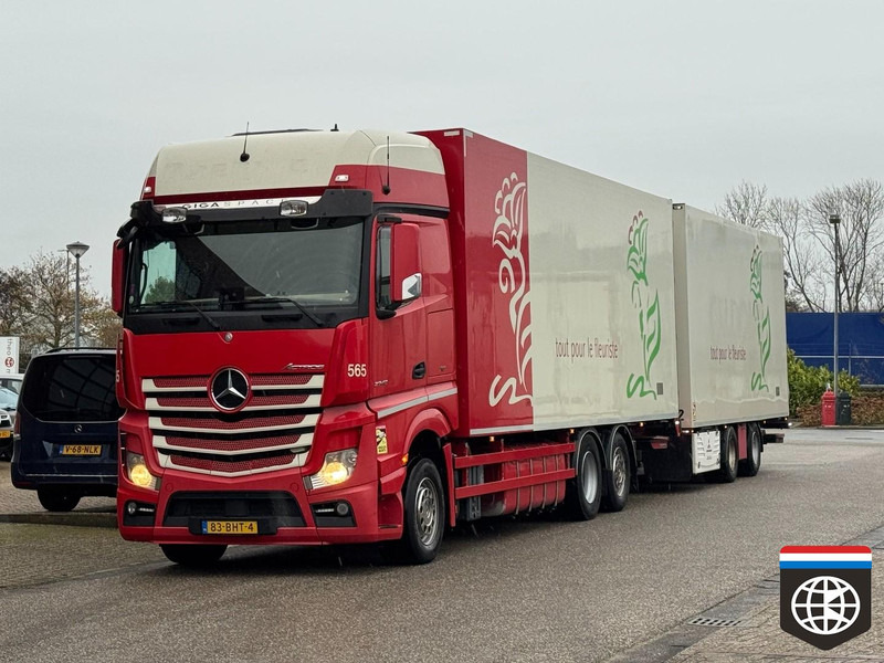 Mercedes-Benz ACTROS 2745 Giga Space - FRIGO COMBINATION -30oC - 2x TAIL LIFT - 49 CC capacity - Refrigerator truck: picture 2 Mercedes-Benz ACTROS 2745 Giga Space - FRIGO COMBINATION -30oC - 2x TAIL LIFT - 49 CC capacity - Refrigerator truck: picture 2