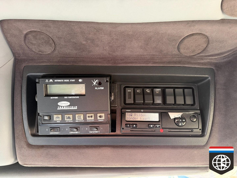 Refrigerator truck Renault Premium 300 CARRIER deepfreezer -30oC - Taillift - Sleeper Cab: picture 15