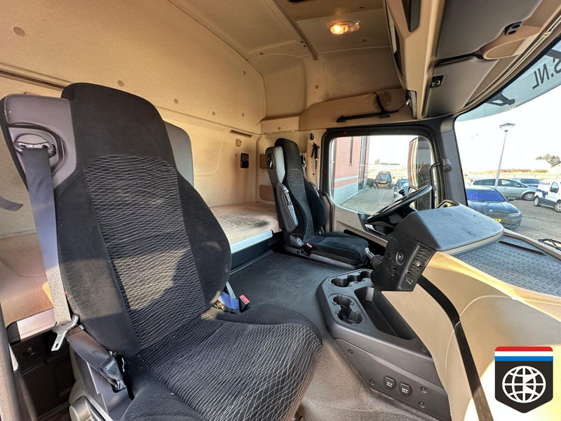 Tractor unit Mercedes-Benz ACTROS 1840 L /  SLEEPER CAB: picture 16