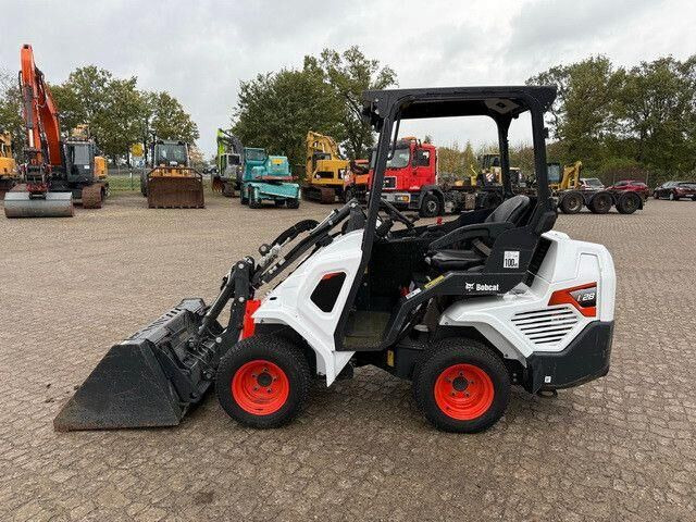 Bobcat L28, Schaufel, Palettengabel, S.W.S. - Wheel loader: picture 3 Bobcat L28, Schaufel, Palettengabel, S.W.S. - Wheel loader: picture 3