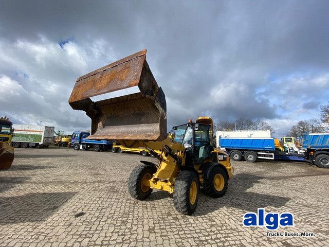 CAT 908M, 4+1 Schaufel, Palettengabel, wenig Std. - Wheel loader: picture 1 CAT 908M, 4+1 Schaufel, Palettengabel, wenig Std. - Wheel loader: picture 1