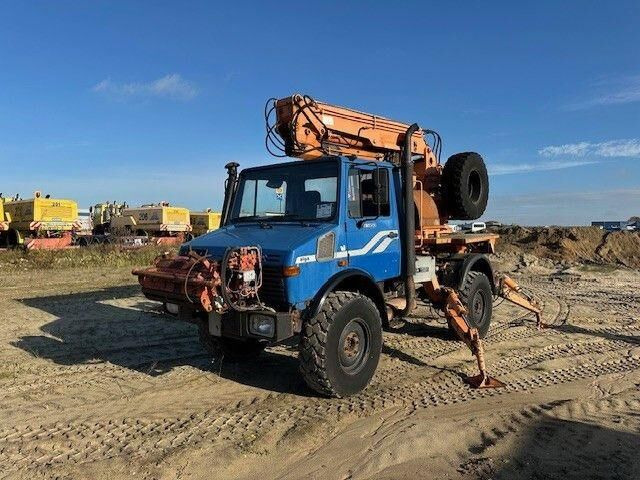 Unimog U 1450 4x4, Zug & Bergwinde, Kran, Greifer, AH - Construction machinery: picture 4 Unimog U 1450 4x4, Zug & Bergwinde, Kran, Greifer, AH - Construction machinery: picture 4