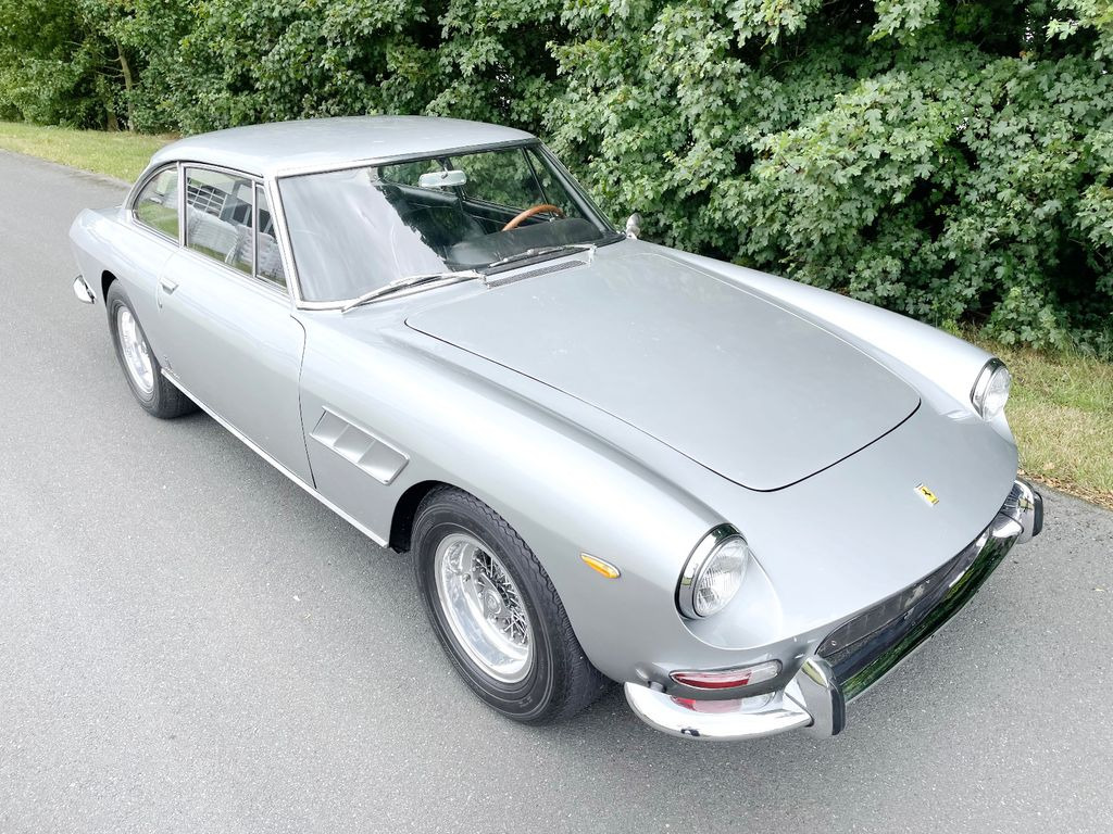 Ferrari 330 GT Coupe 2+2/TÜV neu/H-Zulassung - Car: picture 4 Ferrari 330 GT Coupe 2+2/TÜV neu/H-Zulassung - Car: picture 4