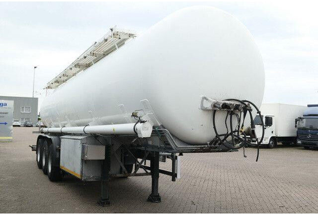 Kässbohrer STH 34/10-24/Tank 34.000 ltr./Unterbefüll./Pumpe - Tank semi-trailer: picture 5 Kässbohrer STH 34/10-24/Tank 34.000 ltr./Unterbefüll./Pumpe - Tank semi-trailer: picture 5