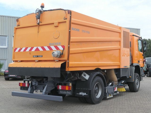 Mercedes-Benz 2032 A Actros 4x4, Bucher STKF 9500, Airport, AC - Road sweeper: picture 3 Mercedes-Benz 2032 A Actros 4x4, Bucher STKF 9500, Airport, AC - Road sweeper: picture 3