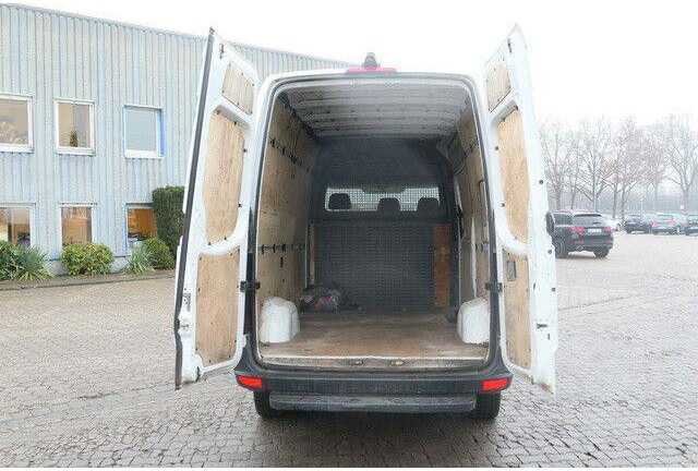 Mercedes-Benz 213 CDI Sprinter 4x2, Klima, 3. Sitz, Holzausbau - Small van: picture 5 Mercedes-Benz 213 CDI Sprinter 4x2, Klima, 3. Sitz, Holzausbau - Small van: picture 5
