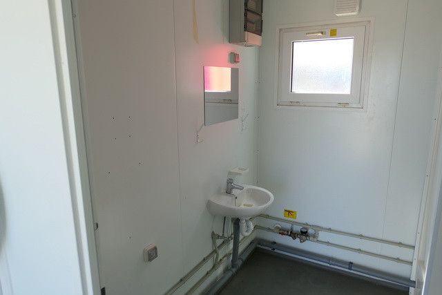 Truck Sanitärcontainer 20 Fuß, WC, Dusche, Toilette: picture 10