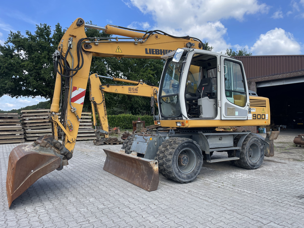 LIEBHERR A900C HD Litronic - Wheel excavator: picture 1 LIEBHERR A900C HD Litronic - Wheel excavator: picture 1