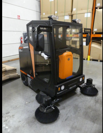 Balayeuse Daewoo Sweeper Das100 - Industrial sweeper: picture 1 Balayeuse Daewoo Sweeper Das100 - Industrial sweeper: picture 1