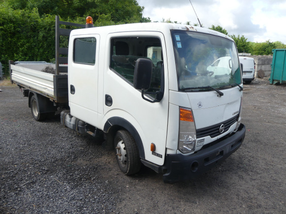Camionnette double cabine et benne tri benne Nissan Cabstar (2009-215.641 km) - Tipper: picture 2 Camionnette double cabine et benne tri benne Nissan Cabstar (2009-215.641 km) - Tipper: picture 2