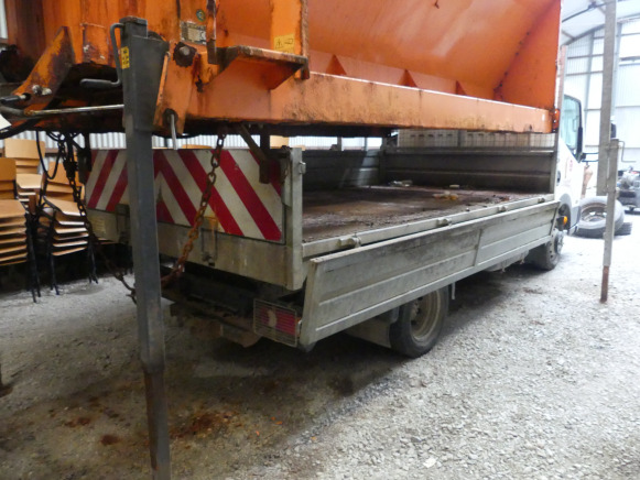 Camionnette tribenne Nissan F241 - Tipper: picture 2 Camionnette tribenne Nissan F241 - Tipper: picture 2