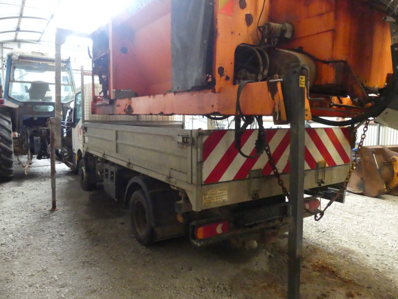 Camionnette tribenne Nissan F241 - Tipper: picture 3 Camionnette tribenne Nissan F241 - Tipper: picture 3