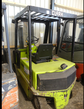 Chariot élévateur Clark - Electric forklift: picture 2 Chariot élévateur Clark - Electric forklift: picture 2