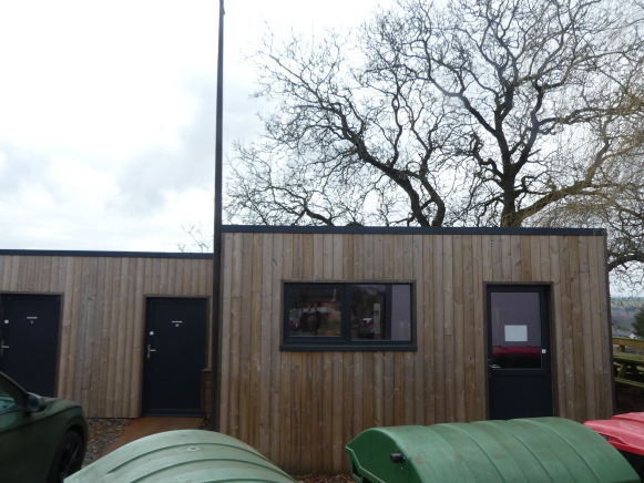 Ensemble de 4 containers aménagé en cantine avec cuisine + stockage et terrasse latérale - Construction container: picture 3 Ensemble de 4 containers aménagé en cantine avec cuisine + stockage et terrasse latérale - Construction container: picture 3