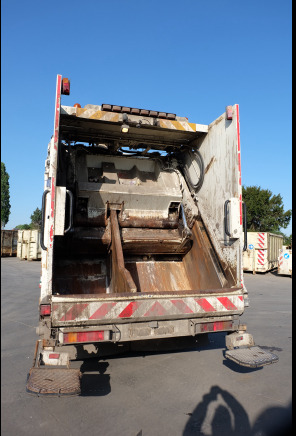 REF : 34 - Camion poubelle DAF CF75 - Garbage truck: picture 4 REF : 34 - Camion poubelle DAF CF75 - Garbage truck: picture 4