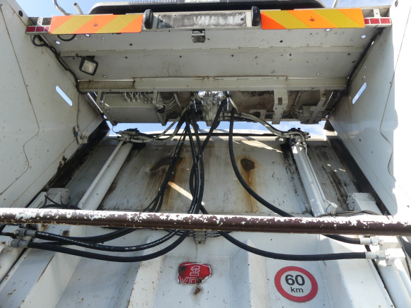 Garbage truck REF:8443 - Camion poubelle Renault Access (2013-128.985 km): picture 14