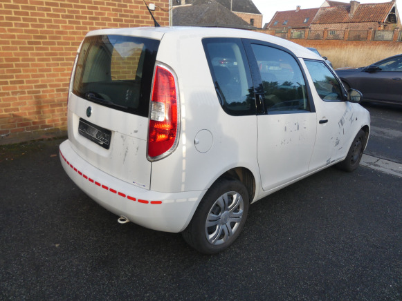 Voiture Skoda Roomster (2010-83.182 km) - Combi van: picture 3 Voiture Skoda Roomster (2010-83.182 km) - Combi van: picture 3