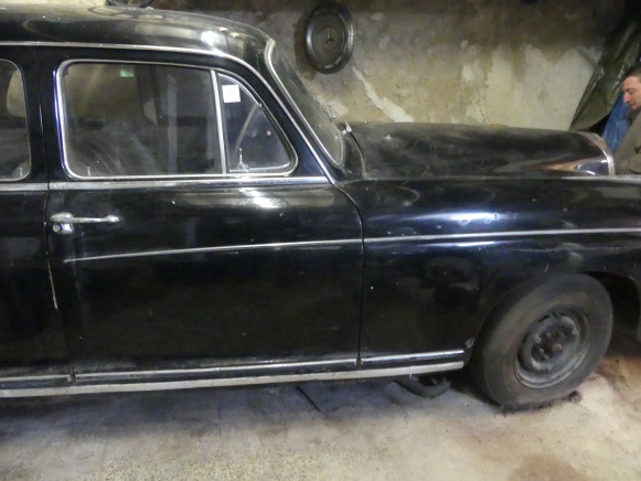 Voiture ancêtre Mercedes-Benz 220S Poton - Car: picture 3 Voiture ancêtre Mercedes-Benz 220S Poton - Car: picture 3