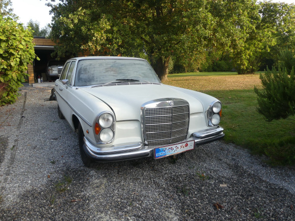 Voiture ancêtre Mercedes-Benz 280S (1972-72.399 km)( Vin: 10801610091315) - Car: picture 2 Voiture ancêtre Mercedes-Benz 280S (1972-72.399 km)( Vin: 10801610091315) - Car: picture 2