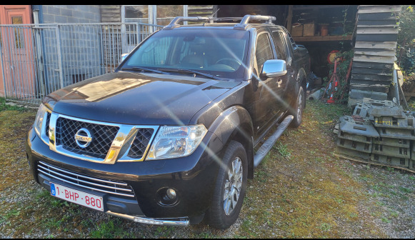 Voiture tout terrain Nissan Navara V6 - Car: picture 2 Voiture tout terrain Nissan Navara V6 - Car: picture 2