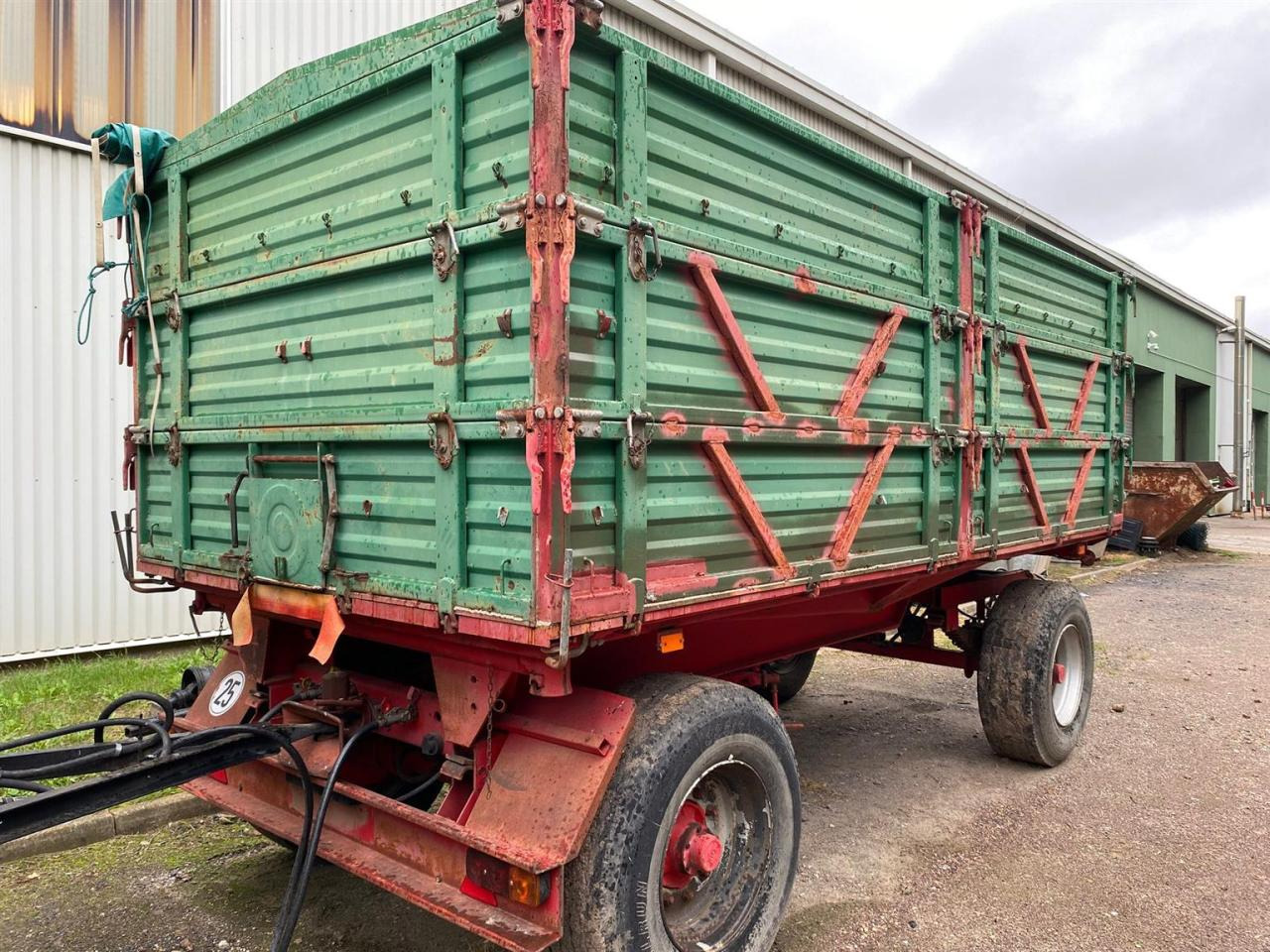 Agromet T-149 - Tipper trailer: picture 3 Agromet T-149 - Tipper trailer: picture 3