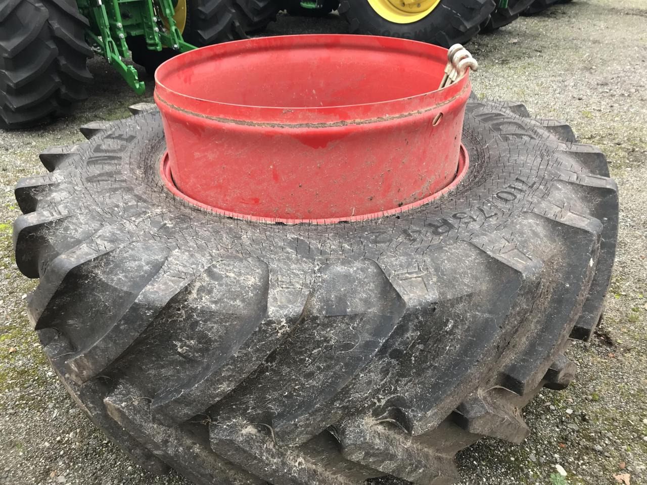 Alliance 710/75R42 - Tire for Agricultural machinery: picture 2 Alliance 710/75R42 - Tire for Agricultural machinery: picture 2