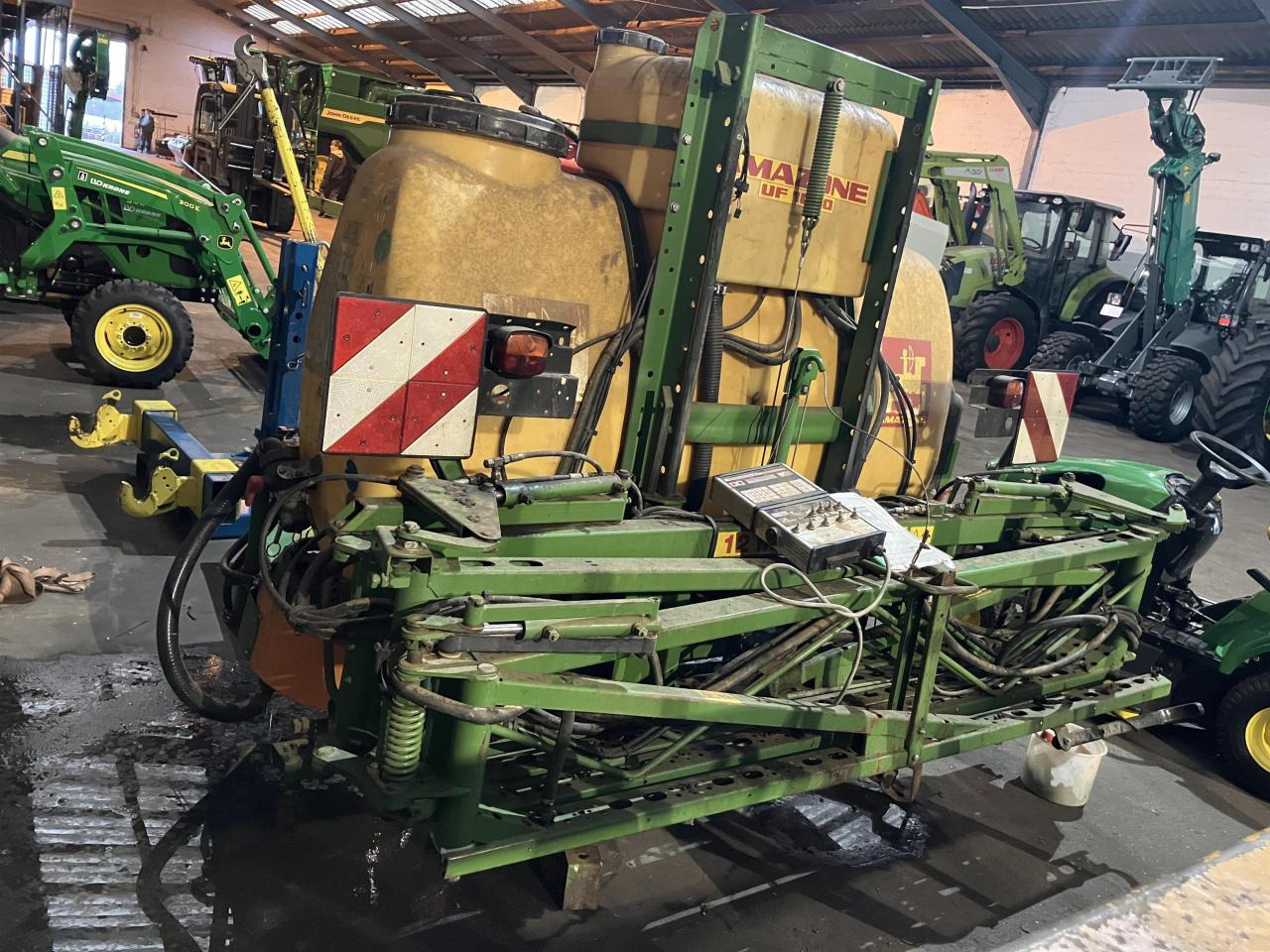 Amazone UF1000 - Trailed sprayer: picture 1 Amazone UF1000 - Trailed sprayer: picture 1