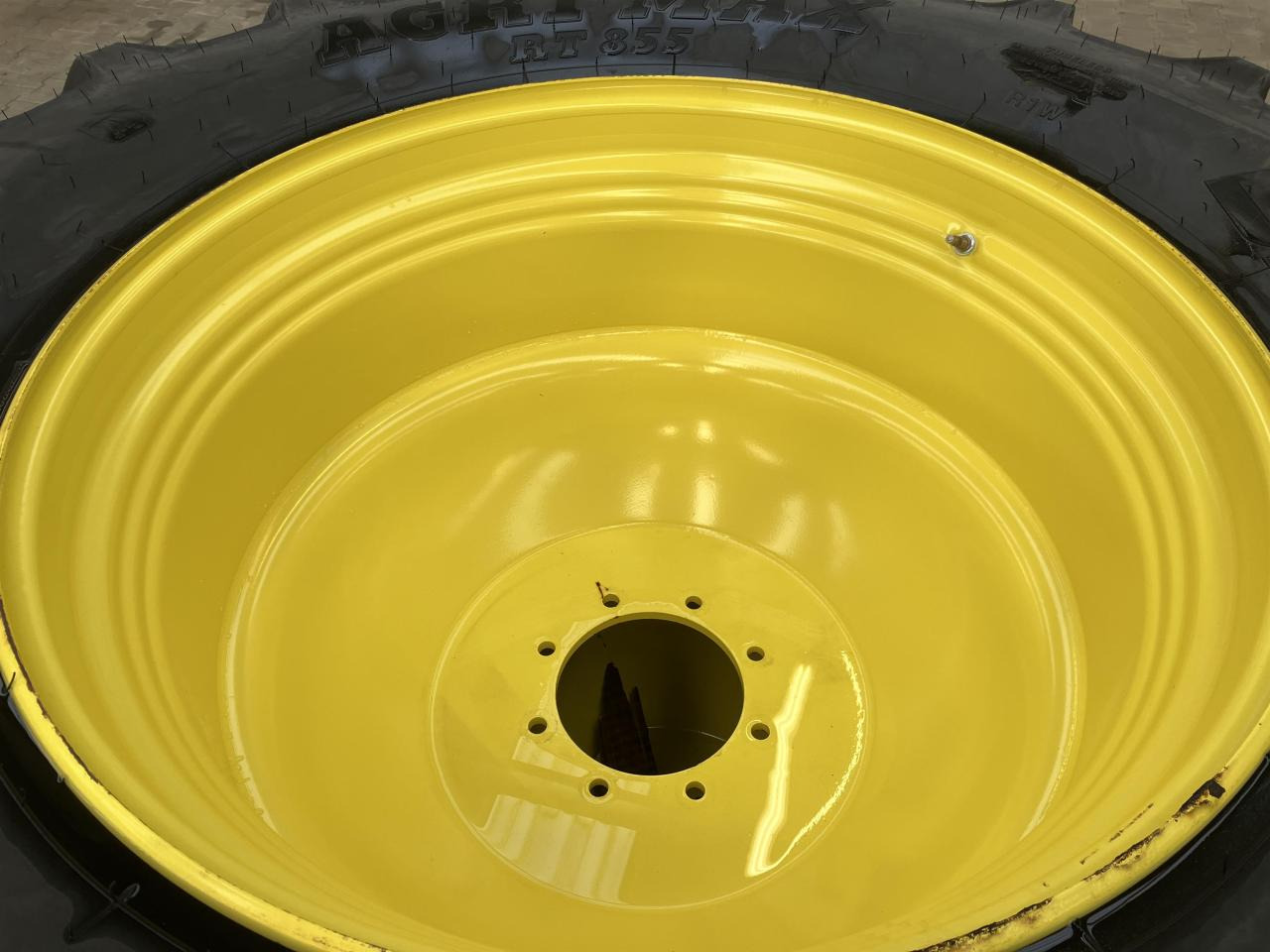 Tire for Agricultural machinery BKT 520/85R38: picture 6