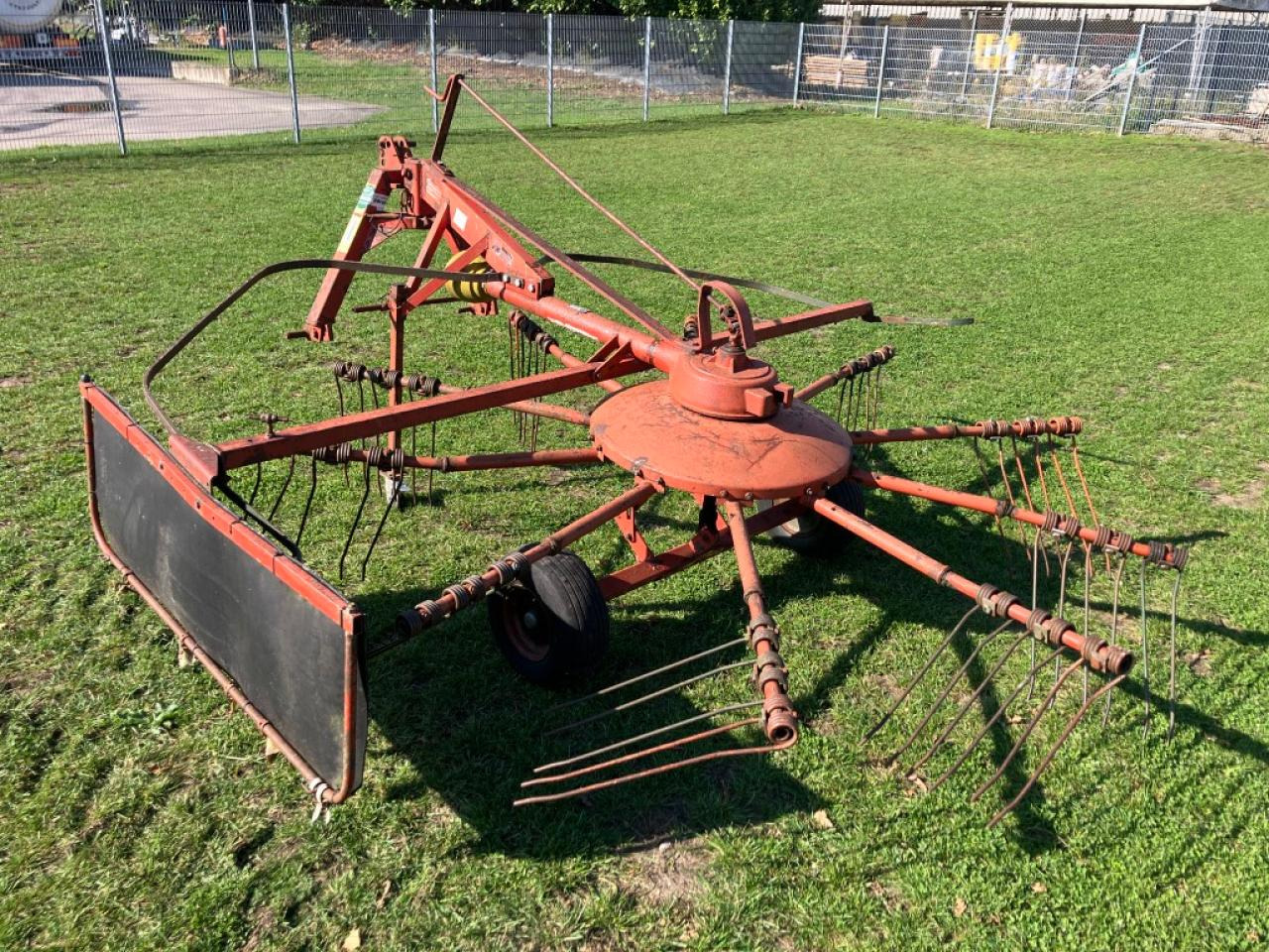 Fella TS 325 - Tedder/ Rake: picture 2 Fella TS 325 - Tedder/ Rake: picture 2