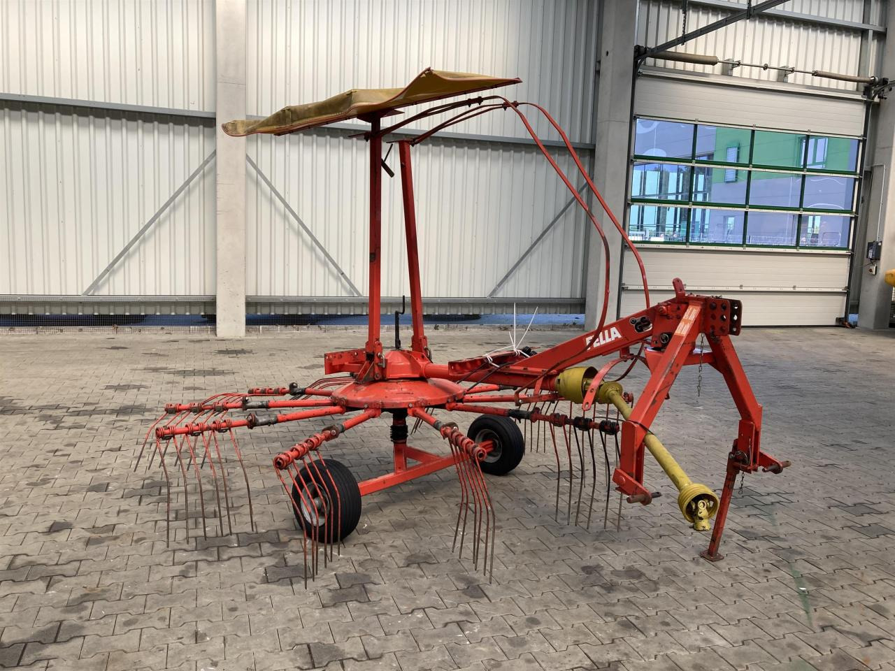 Fella TS 335 DN - Tedder/ Rake: picture 1 Fella TS 335 DN - Tedder/ Rake: picture 1