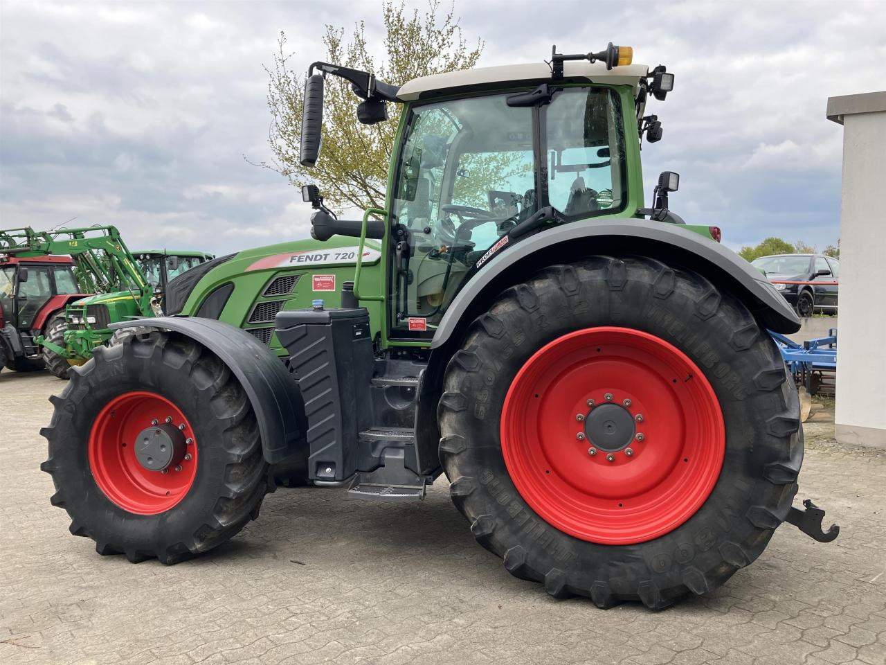 Fendt 724 S4 ProfiPlus - Farm tractor: picture 3 Fendt 724 S4 ProfiPlus - Farm tractor: picture 3