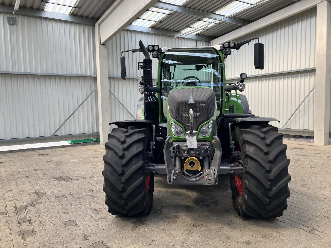 Fendt 724 Vario Profi Plus - Farm tractor: picture 3 Fendt 724 Vario Profi Plus - Farm tractor: picture 3
