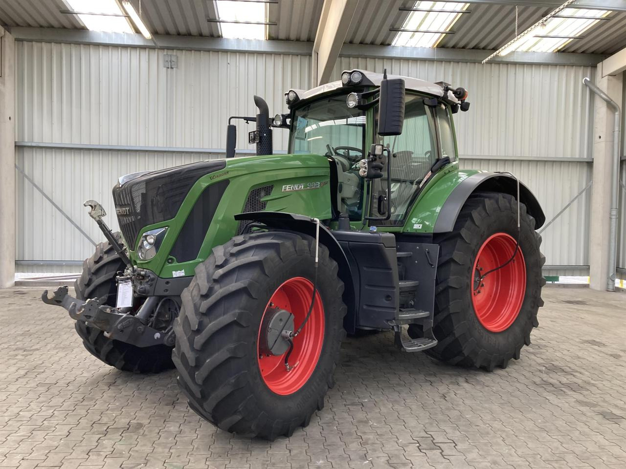 Fendt 933 Vario Profi Plus - Farm tractor: picture 1 Fendt 933 Vario Profi Plus - Farm tractor: picture 1